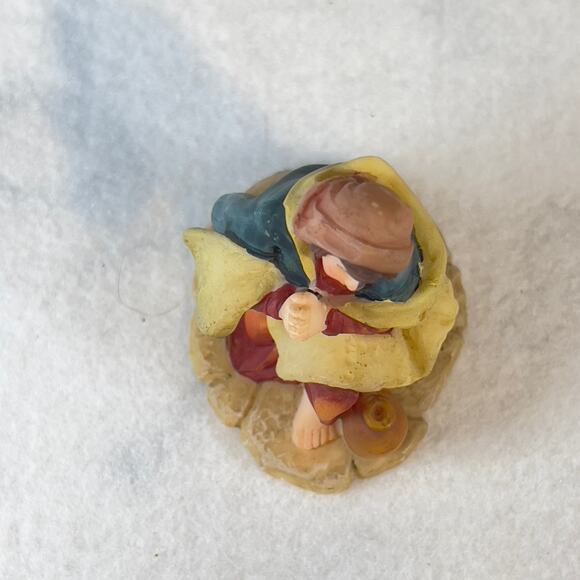 Grandeur Noel 2001 Bethlehem Village Blessed Mary O'Well Porcelain Resin - Picture 6 of 10